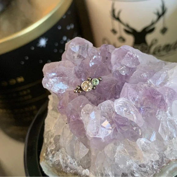 16g LeRoi “Haute Couture Bijoux” Custom internally-threaded titanium gem end - Picture 3 of 8